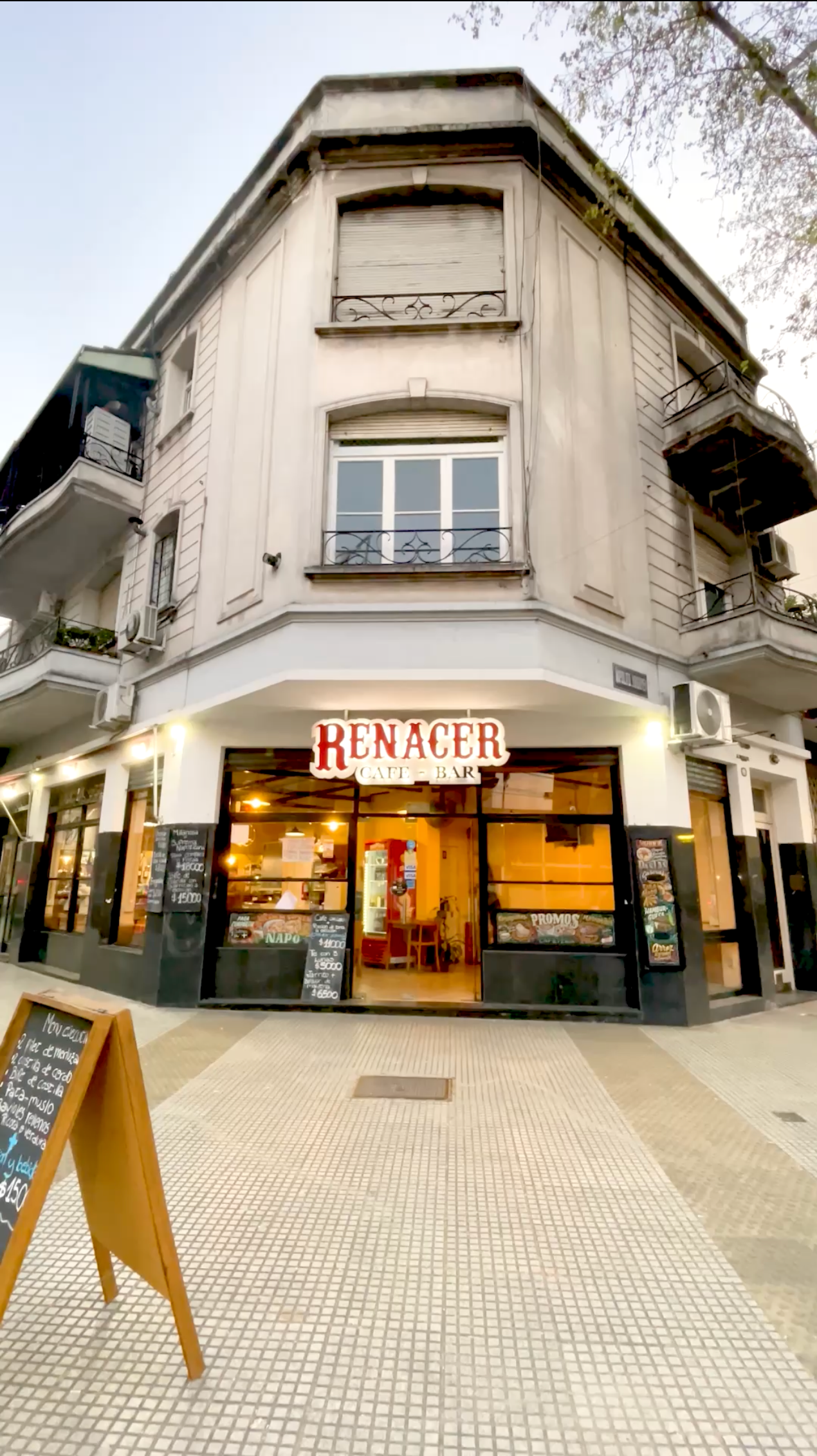 Bodegón Renacer